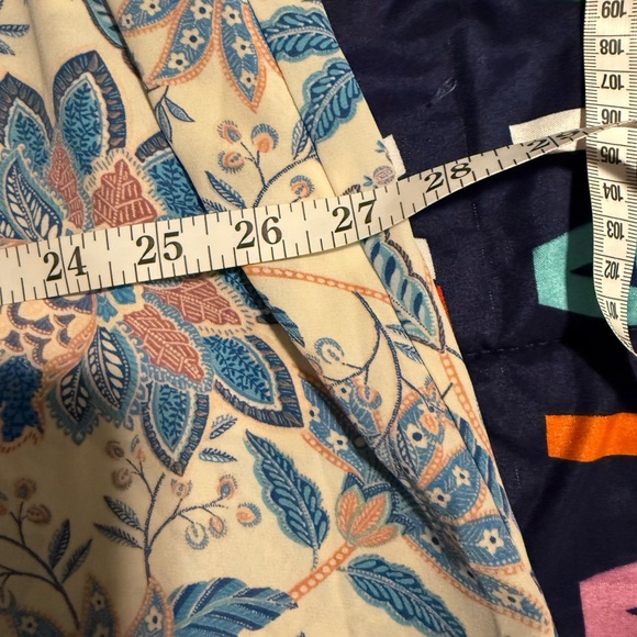 Rose & Olive Blue and Cream Floral Blouse - Picture 6 of 6